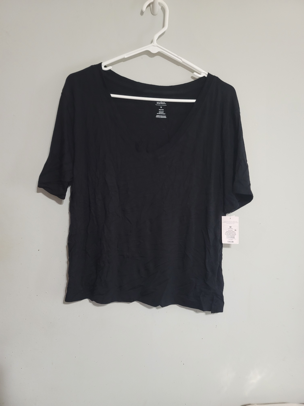 NWT Auden Black V-Neck Short Sleeve Tee Sz Medium Cloud Fit Very Soft